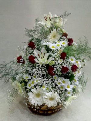 Sepette Lilyum-Papatya-Gerbera ve Gül